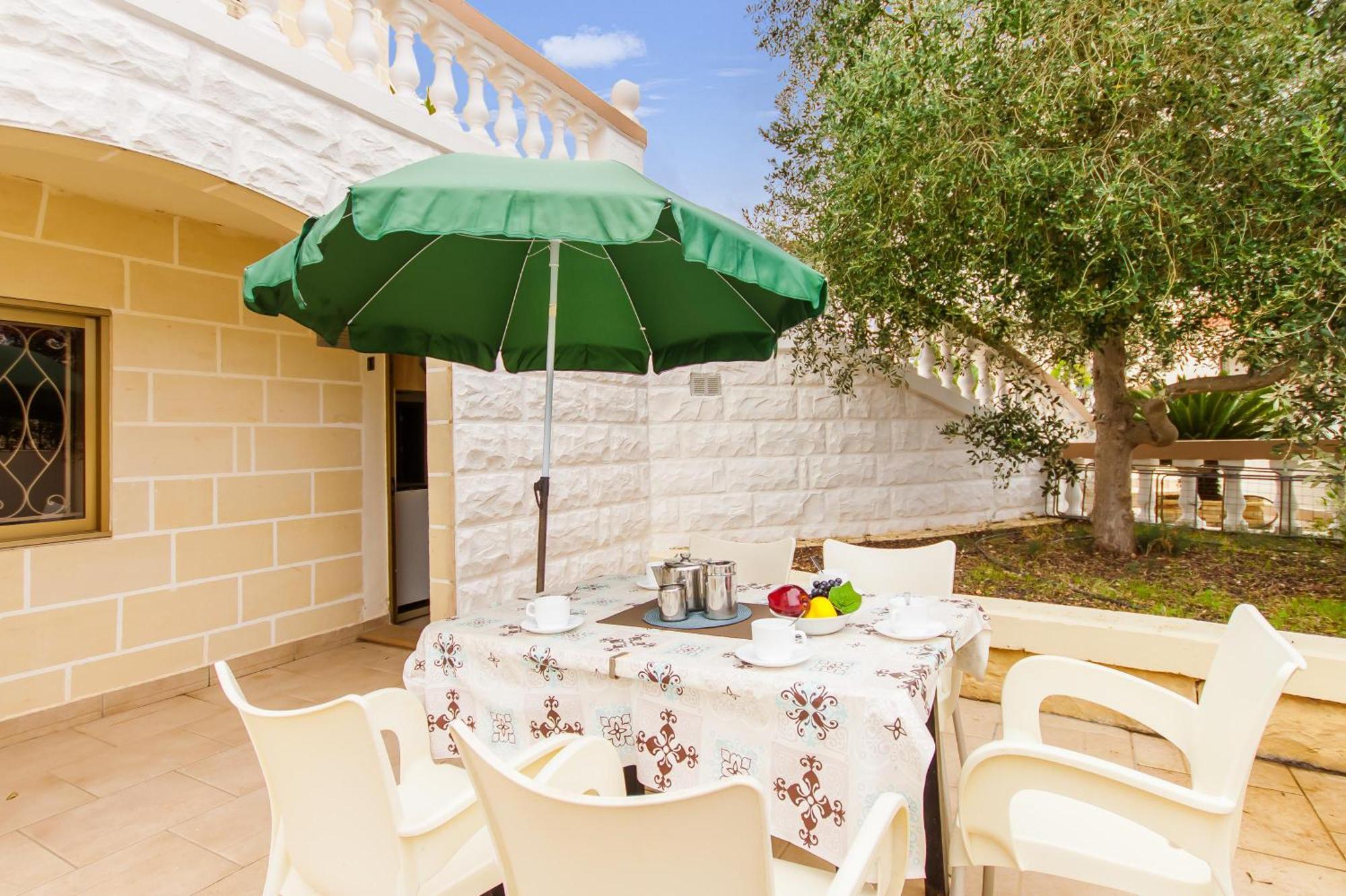 Villa & Pool Apartments In Mellieha Bay Екстер'єр фото