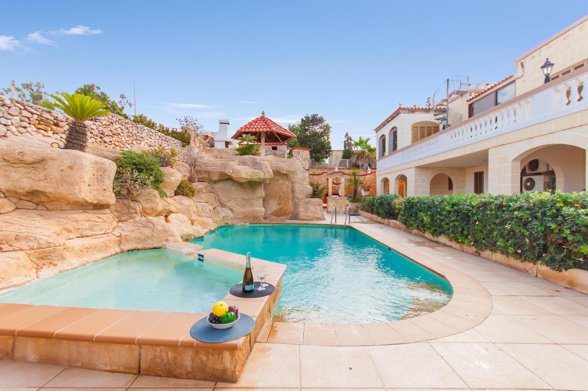 Villa & Pool Apartments In Mellieha Bay Екстер'єр фото