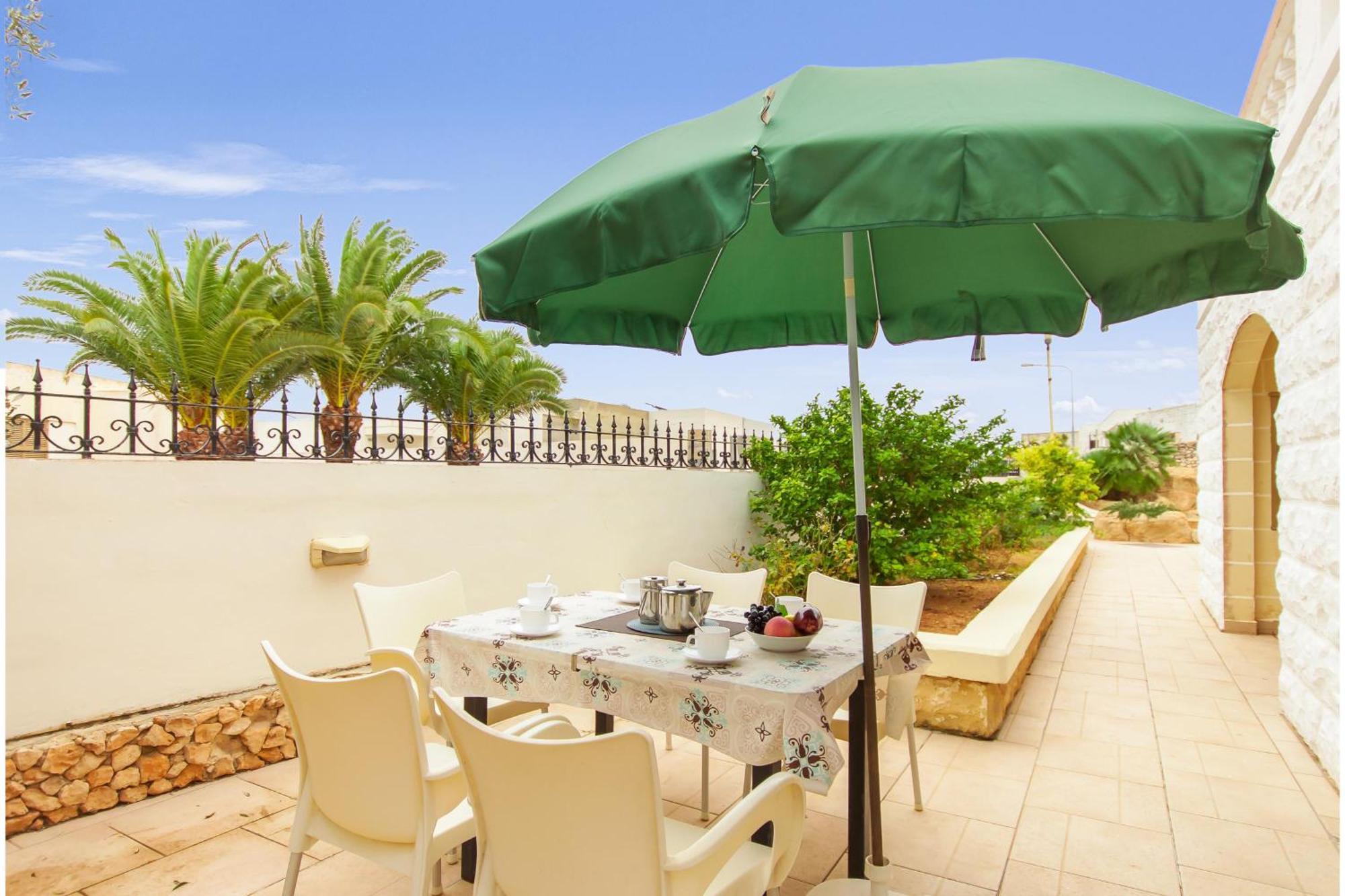 Villa & Pool Apartments In Mellieha Bay Екстер'єр фото