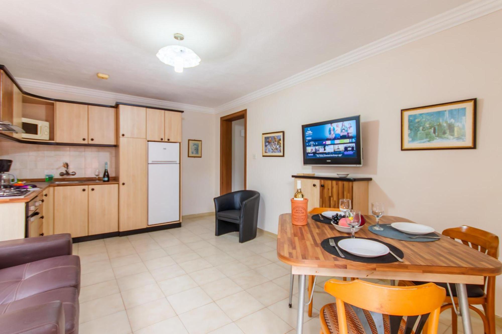 Villa & Pool Apartments In Mellieha Bay Екстер'єр фото