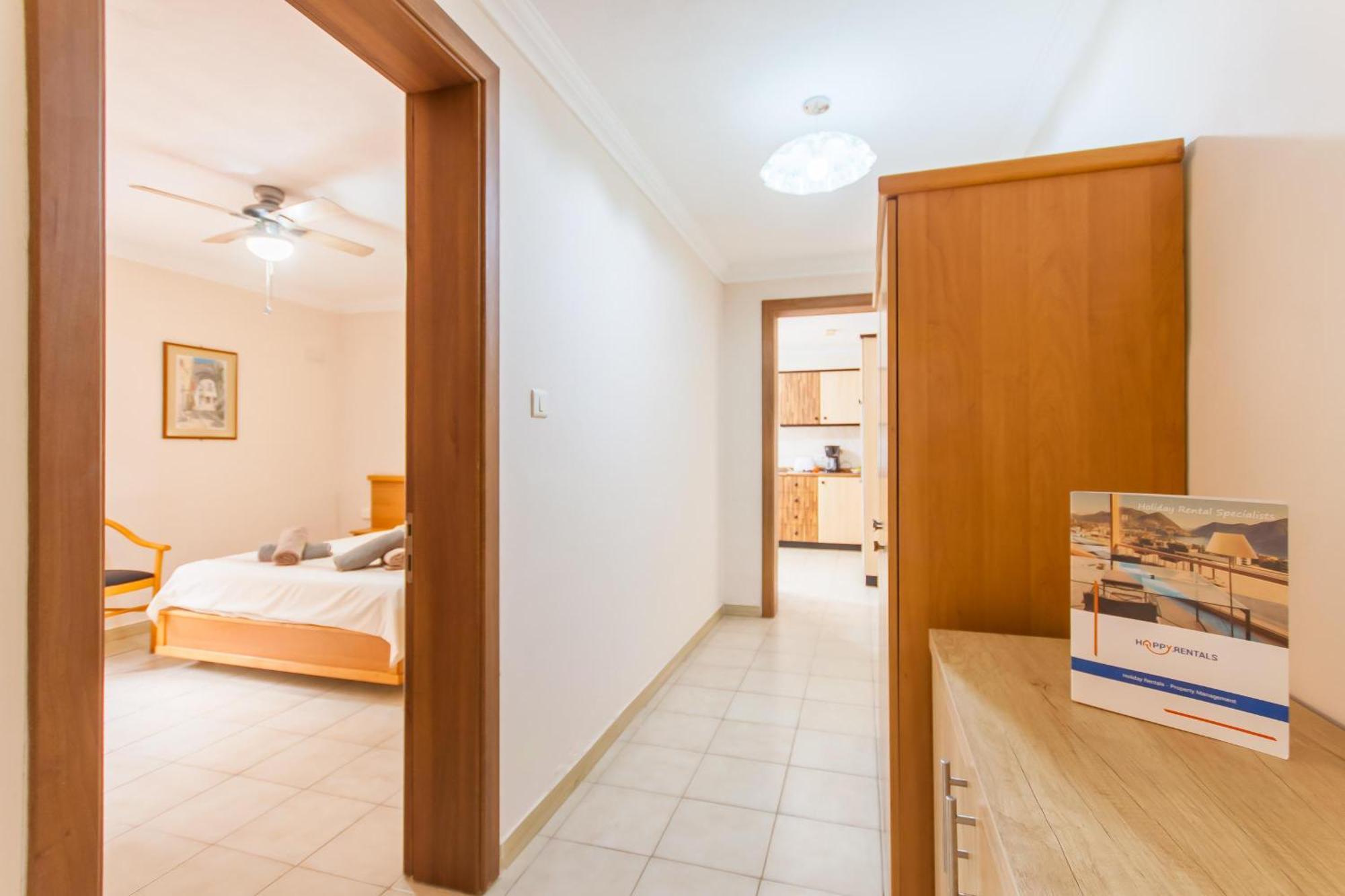 Villa & Pool Apartments In Mellieha Bay Екстер'єр фото