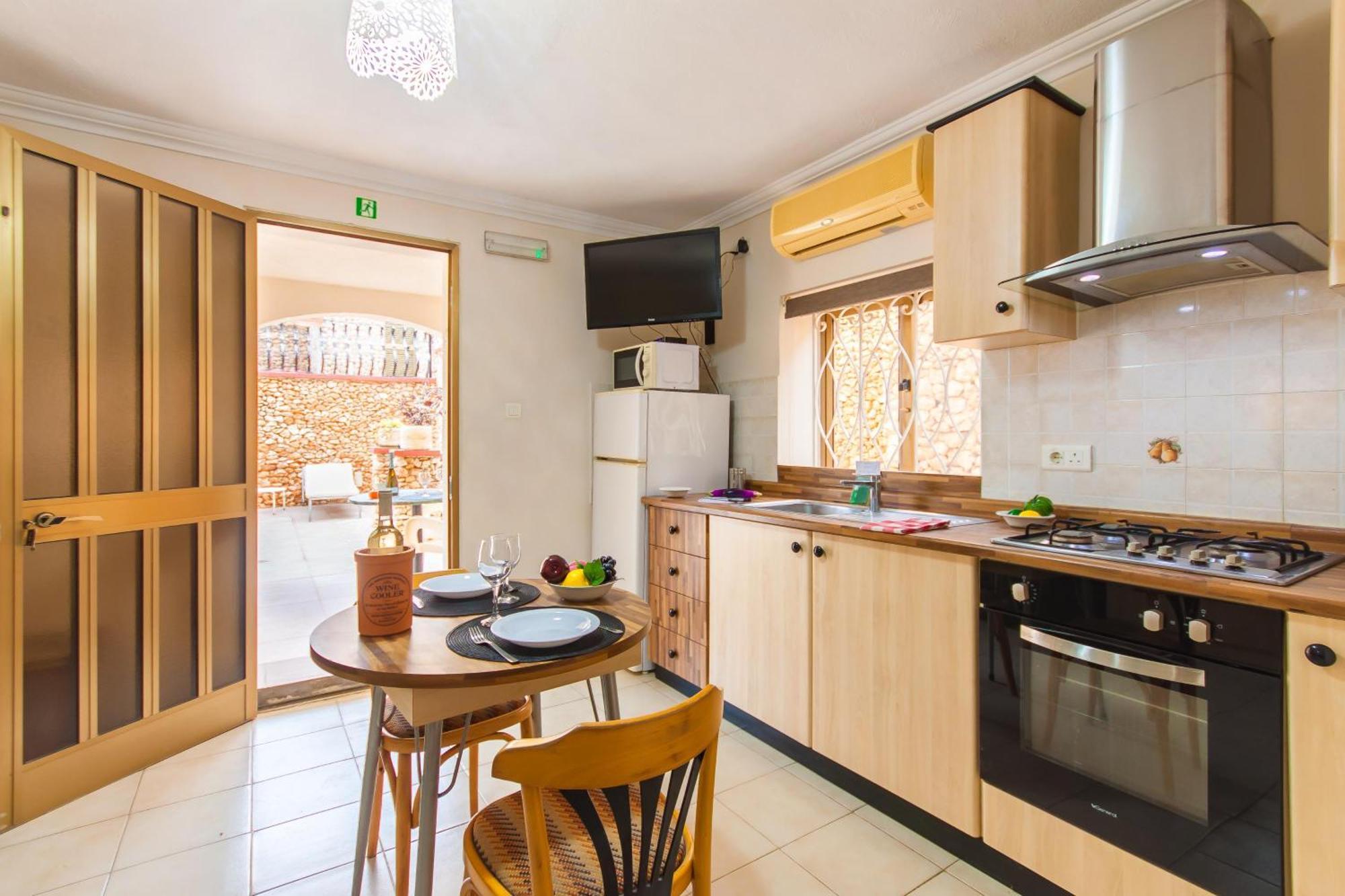 Villa & Pool Apartments In Mellieha Bay Екстер'єр фото