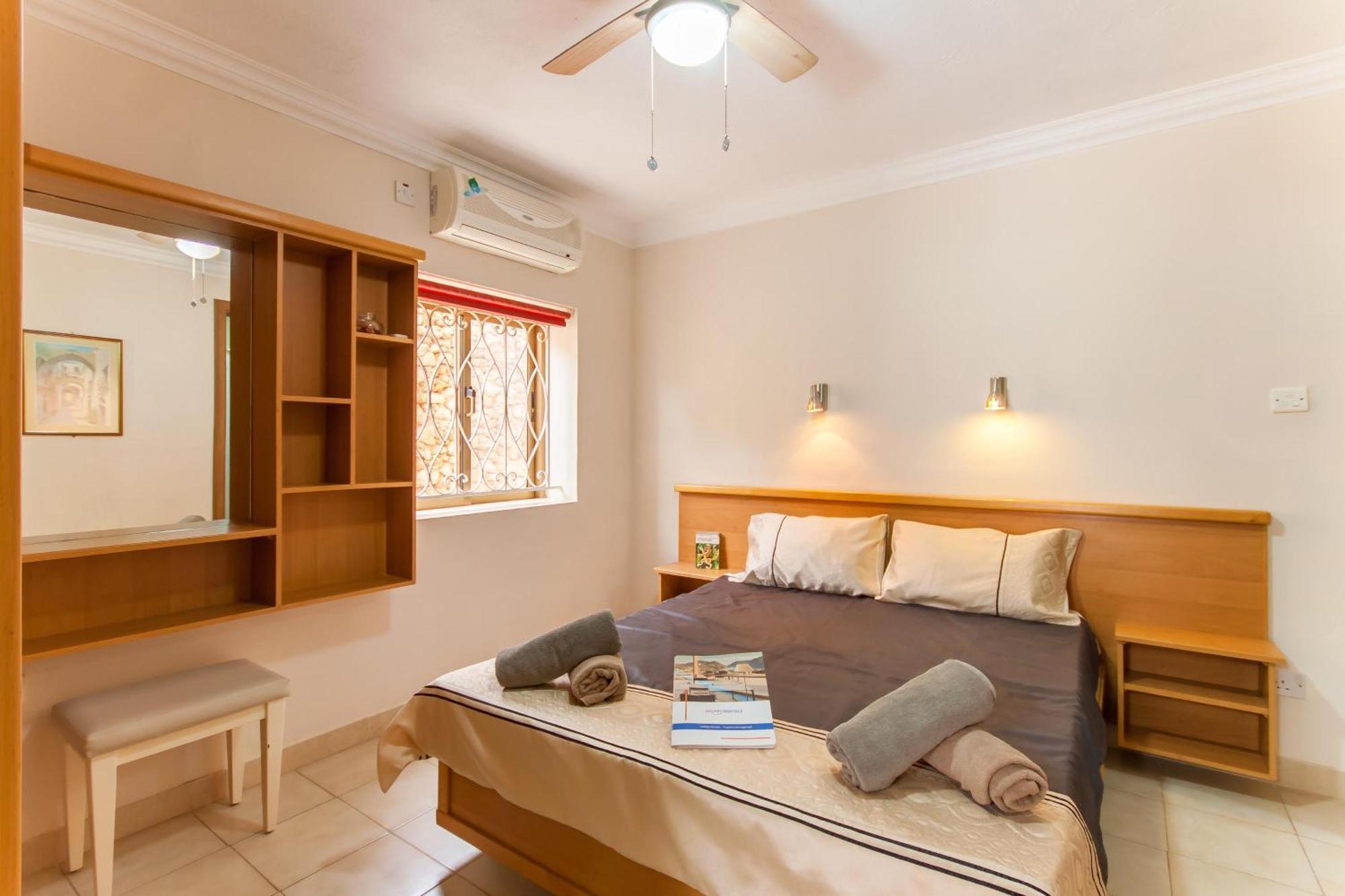 Villa & Pool Apartments In Mellieha Bay Екстер'єр фото