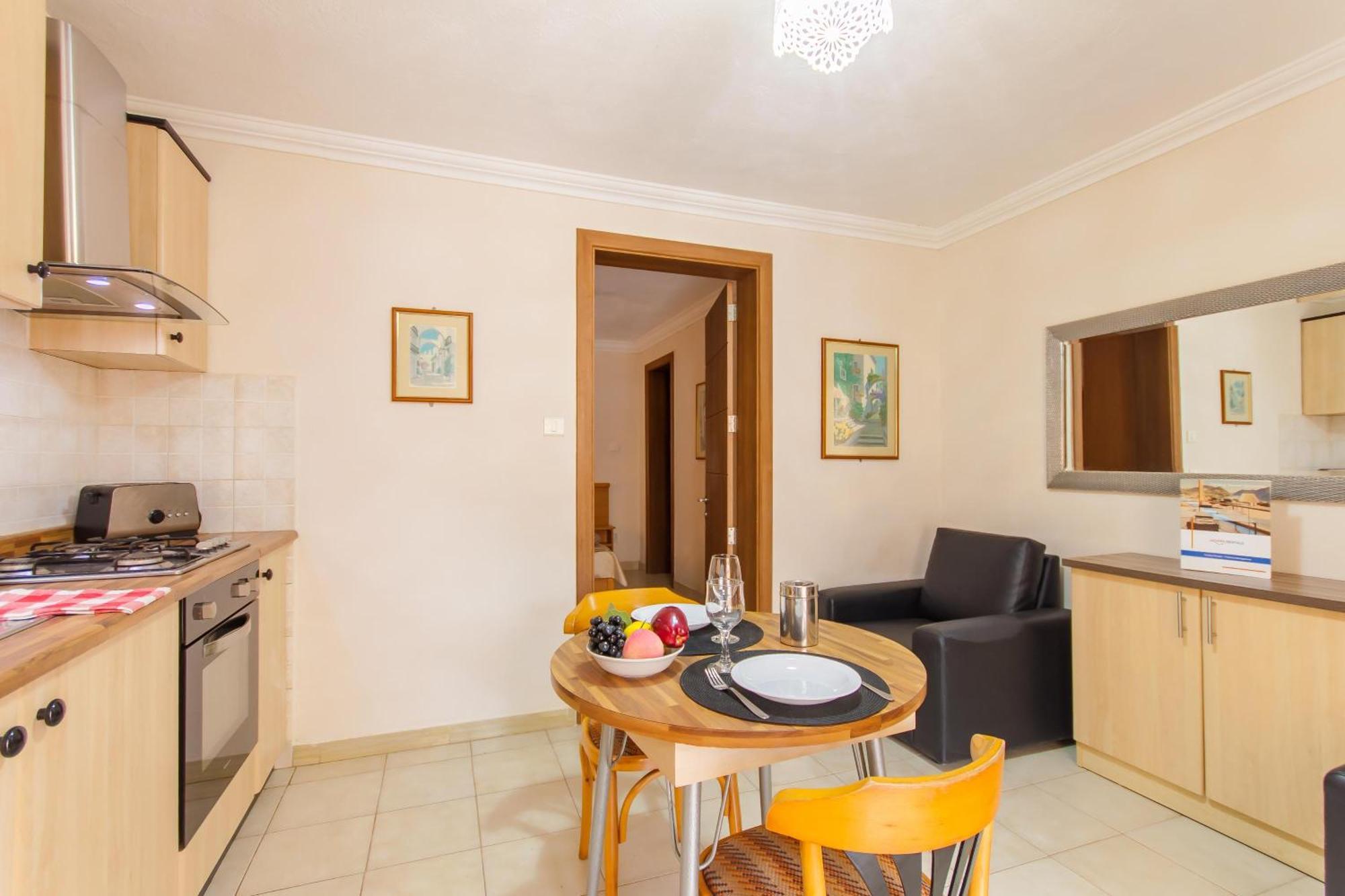 Villa & Pool Apartments In Mellieha Bay Екстер'єр фото