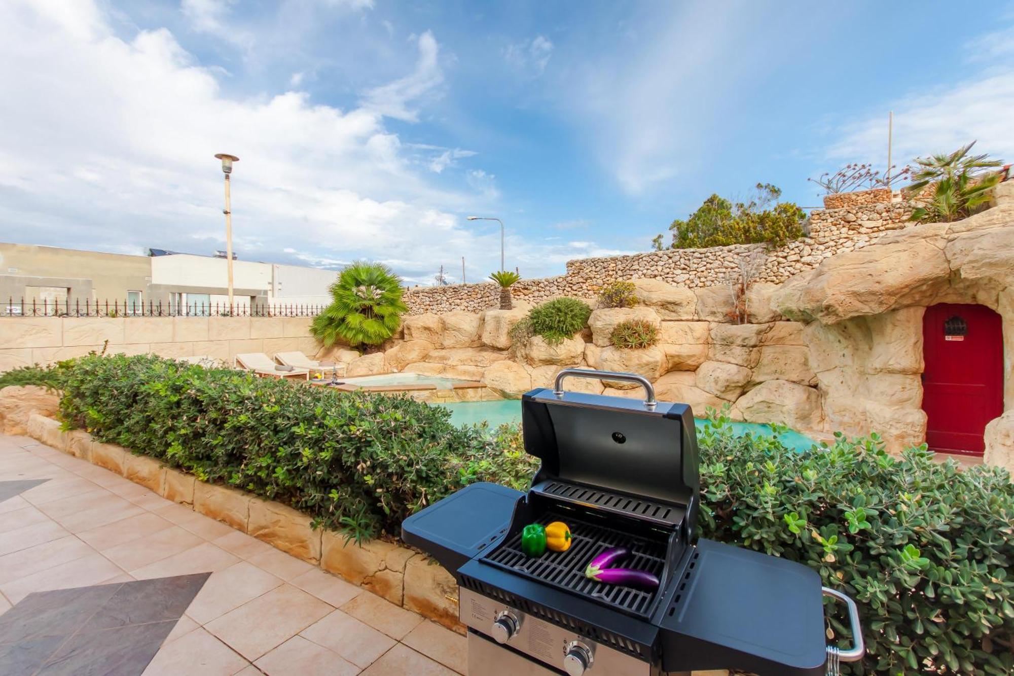 Villa & Pool Apartments In Mellieha Bay Екстер'єр фото