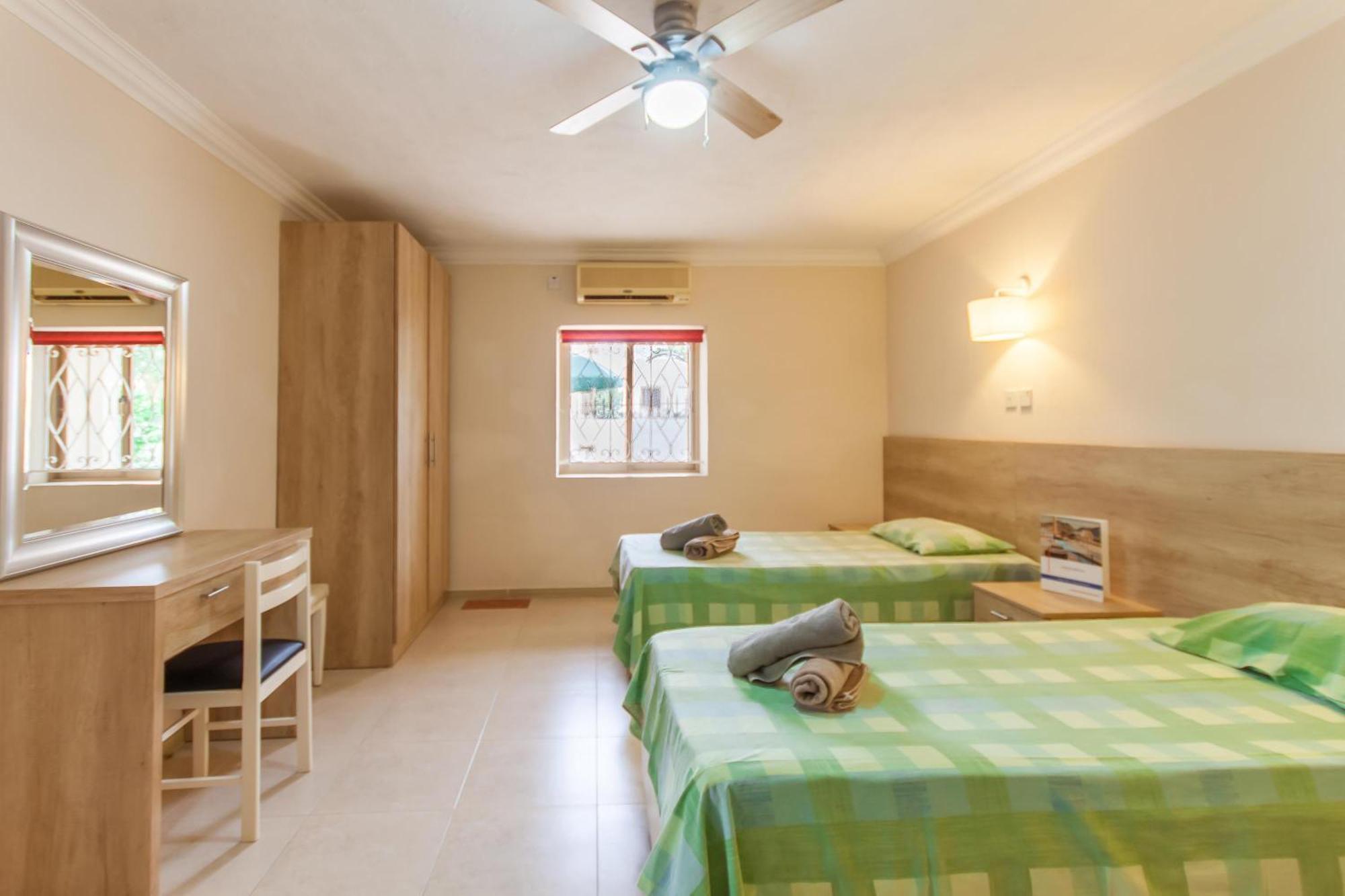 Villa & Pool Apartments In Mellieha Bay Екстер'єр фото